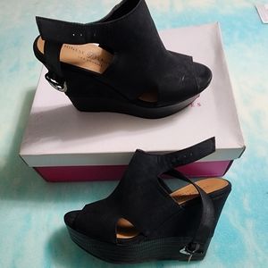 Ladies wedge sandals